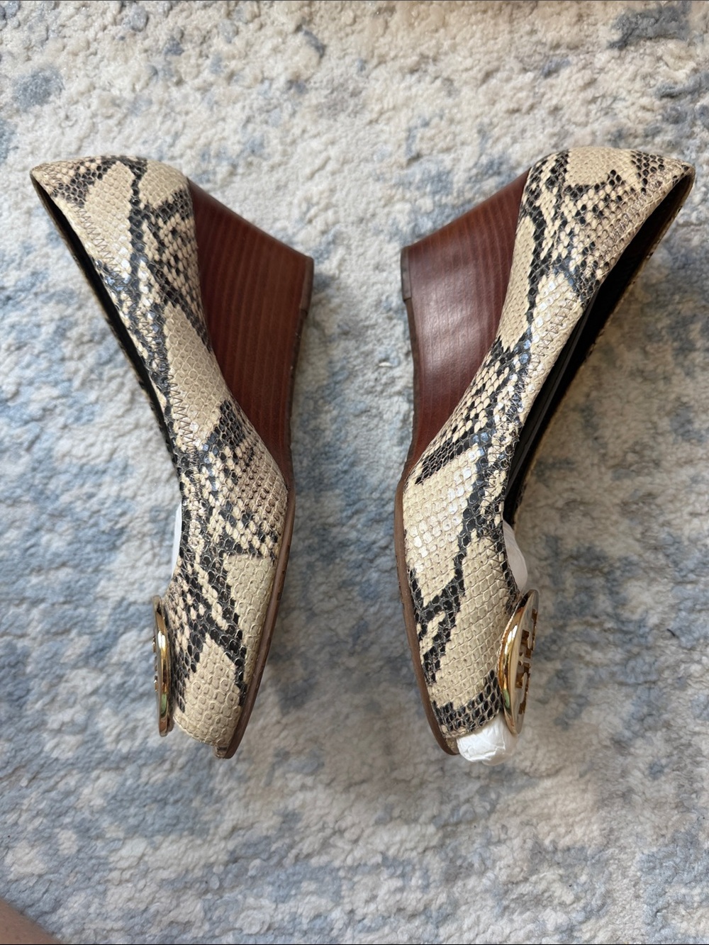 Tory Burch Natural Snake-Print Wedge Peep-Toe with Gold Logo - Picture 4 of 7